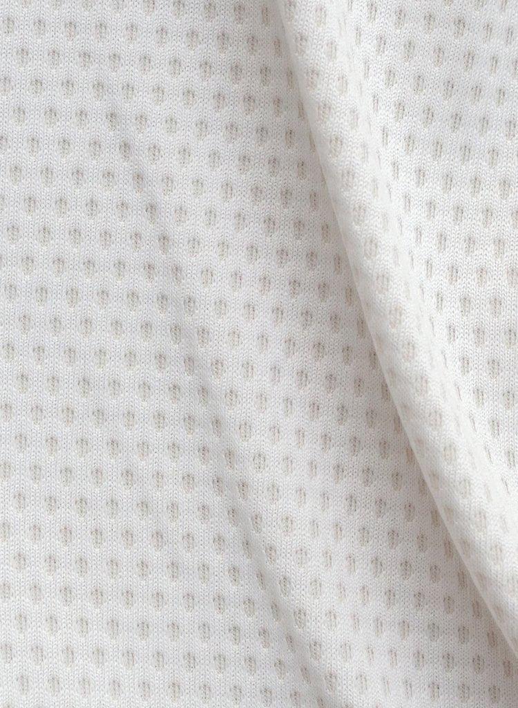 T-shirt Lytefit blanc - Gros plan sur la texture du tissu technique respirant