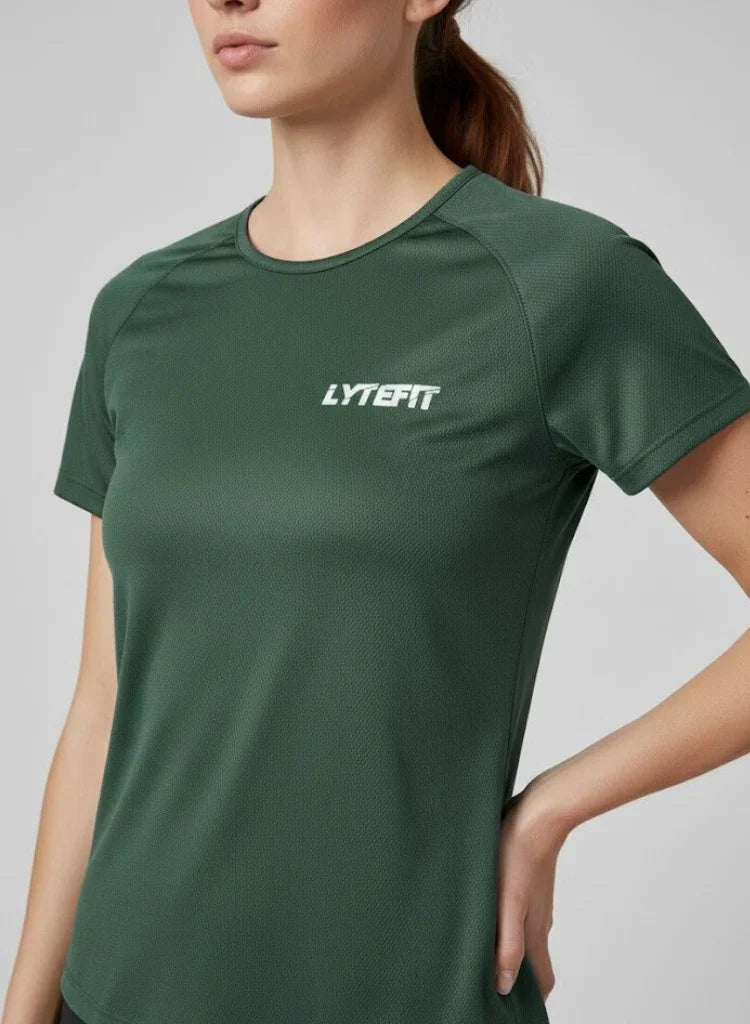 T-shirt technique Lytefit femme vert forêt - Vue de face - Coupe ajustée fitness et sport