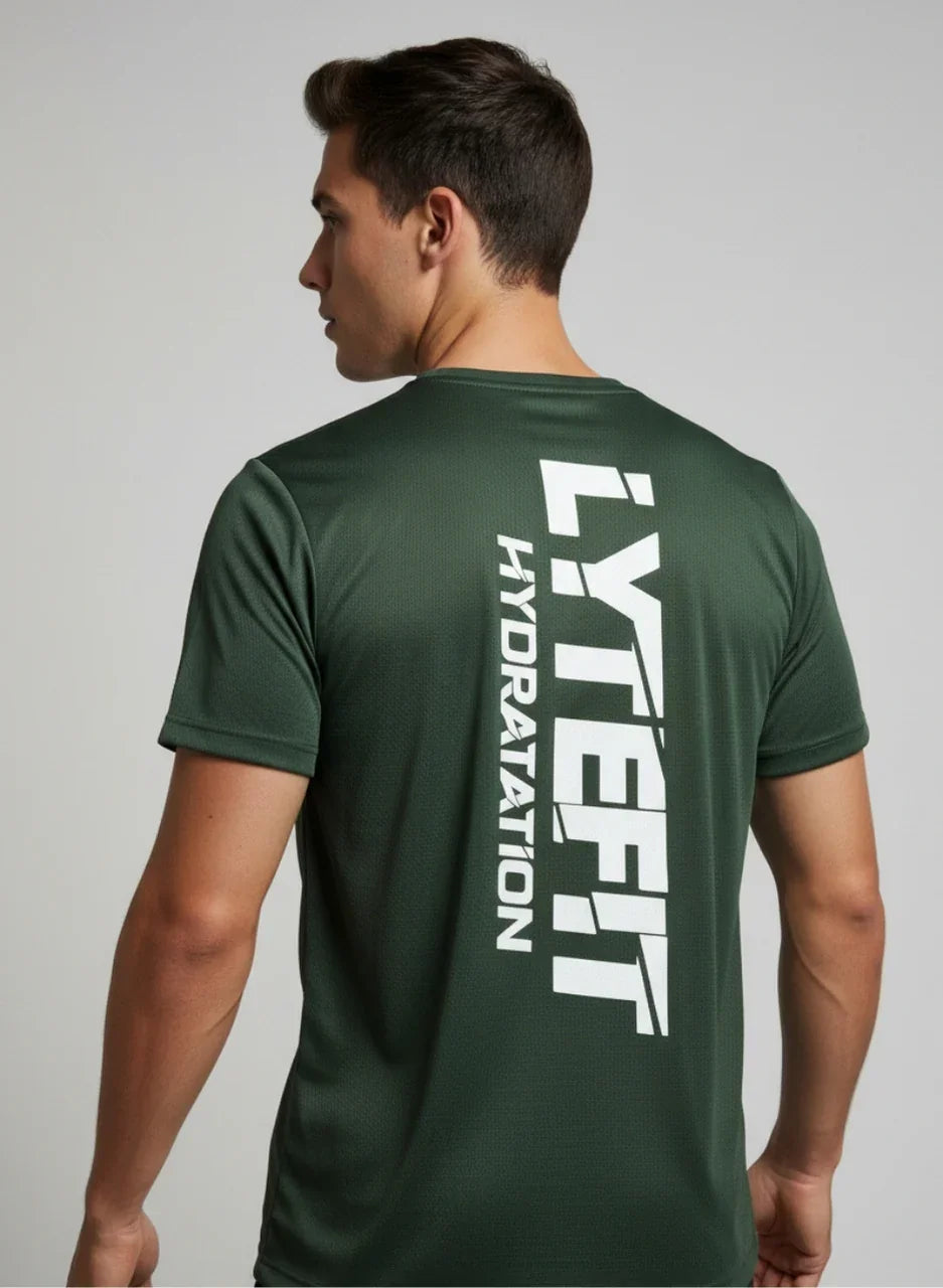 T-shirt technique Lytefit homme vert forêt - Vue de dos avec logo - Coupe ajustée sport