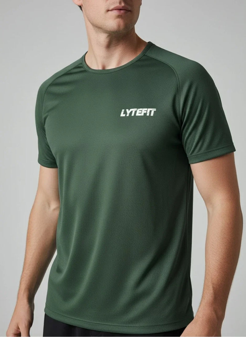 T-shirt technique Lytefit homme vert forêt - Vue de face - Coupe ajustée fitness et sport